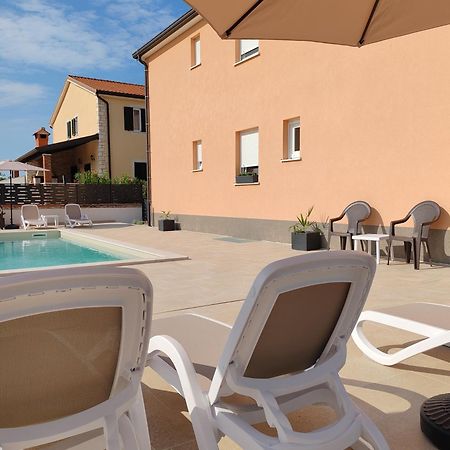 Apartments Oleander Lovrecica-Residence With Pool 外观 照片