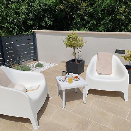 Apartments Oleander Lovrecica-Residence With Pool 外观 照片