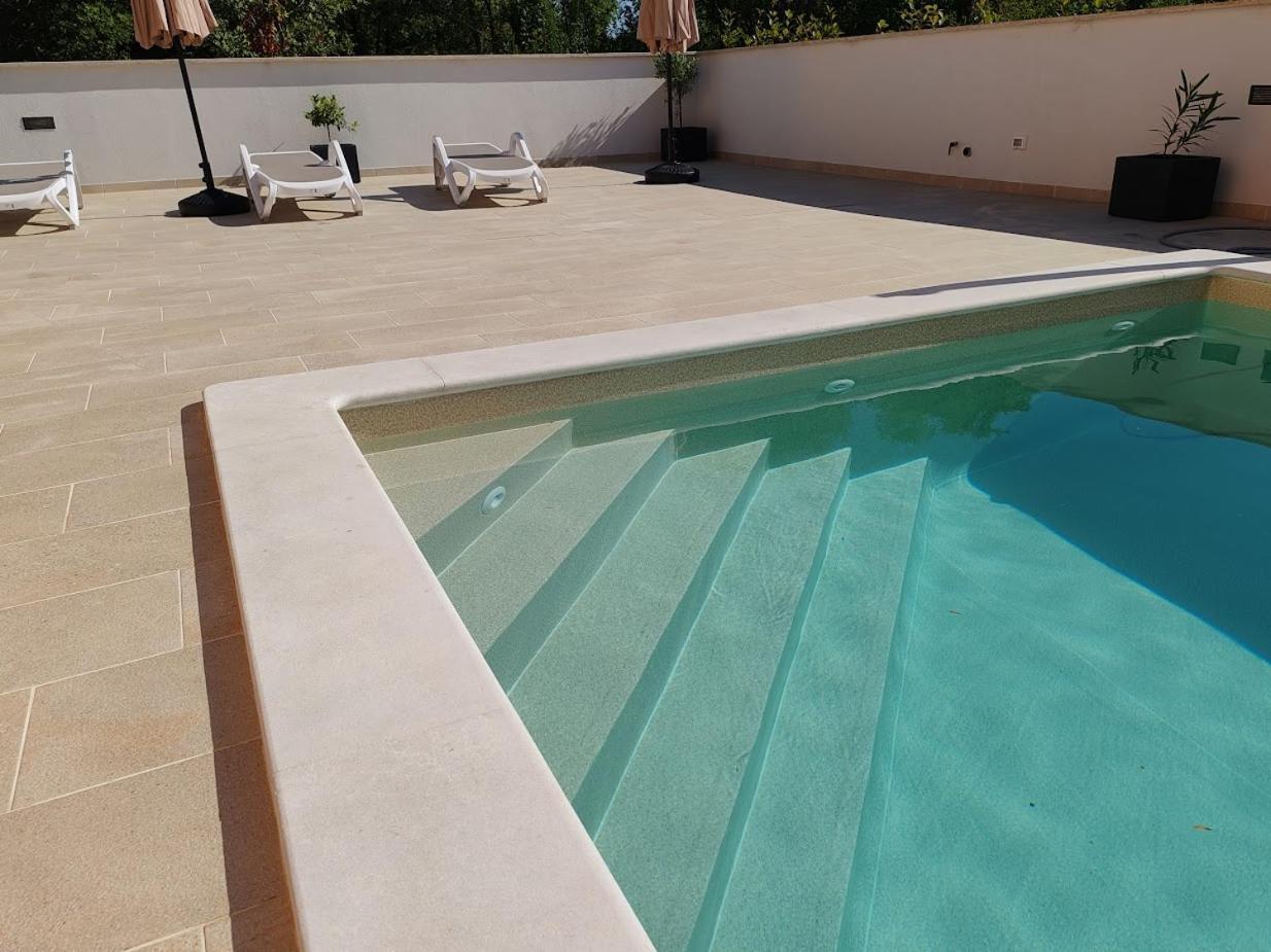 Apartments Oleander Lovrecica-Residence With Pool 外观 照片