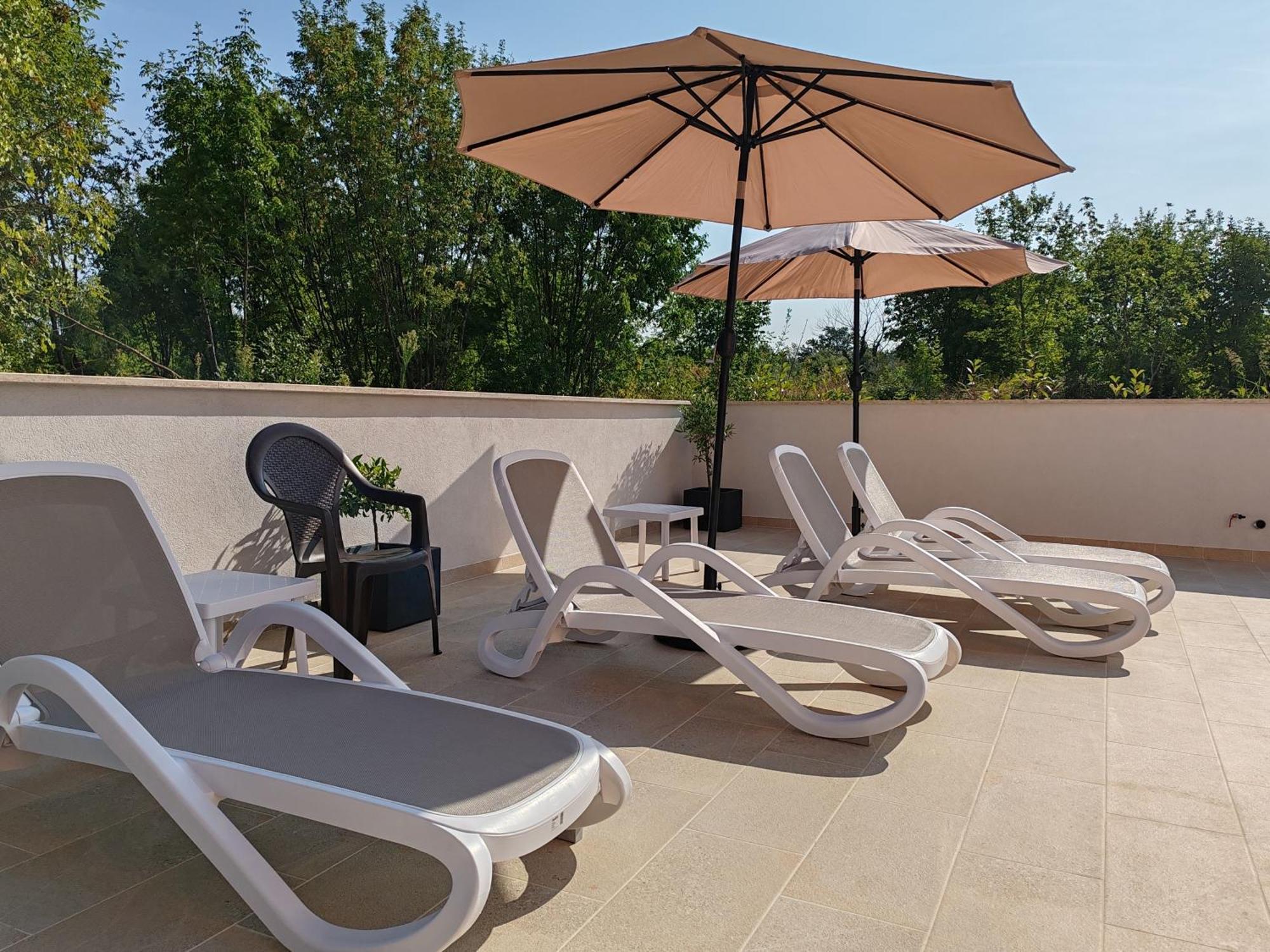 Apartments Oleander Lovrecica-Residence With Pool 外观 照片