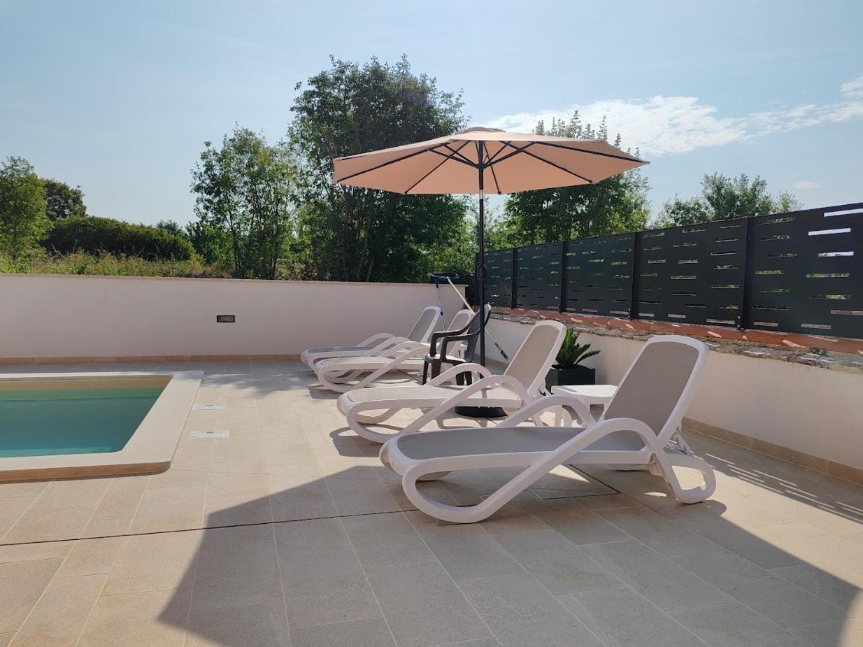 Apartments Oleander Lovrecica-Residence With Pool 外观 照片