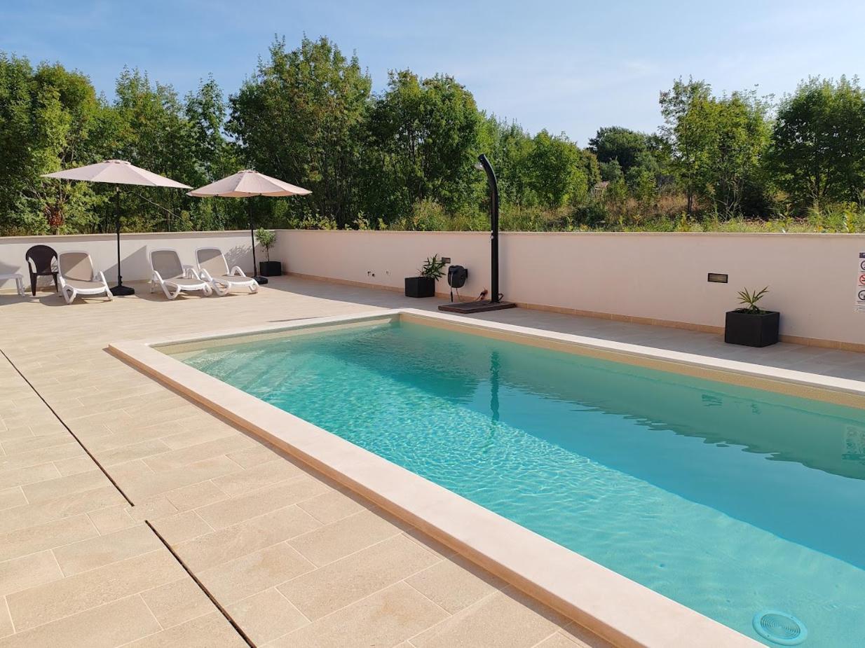 Apartments Oleander Lovrecica-Residence With Pool 外观 照片