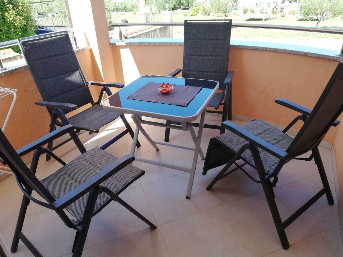 Apartments Oleander Lovrecica-Residence With Pool 外观 照片