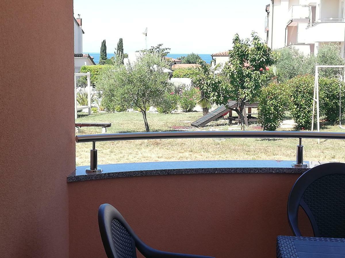 Apartments Oleander Lovrecica-Residence With Pool 外观 照片