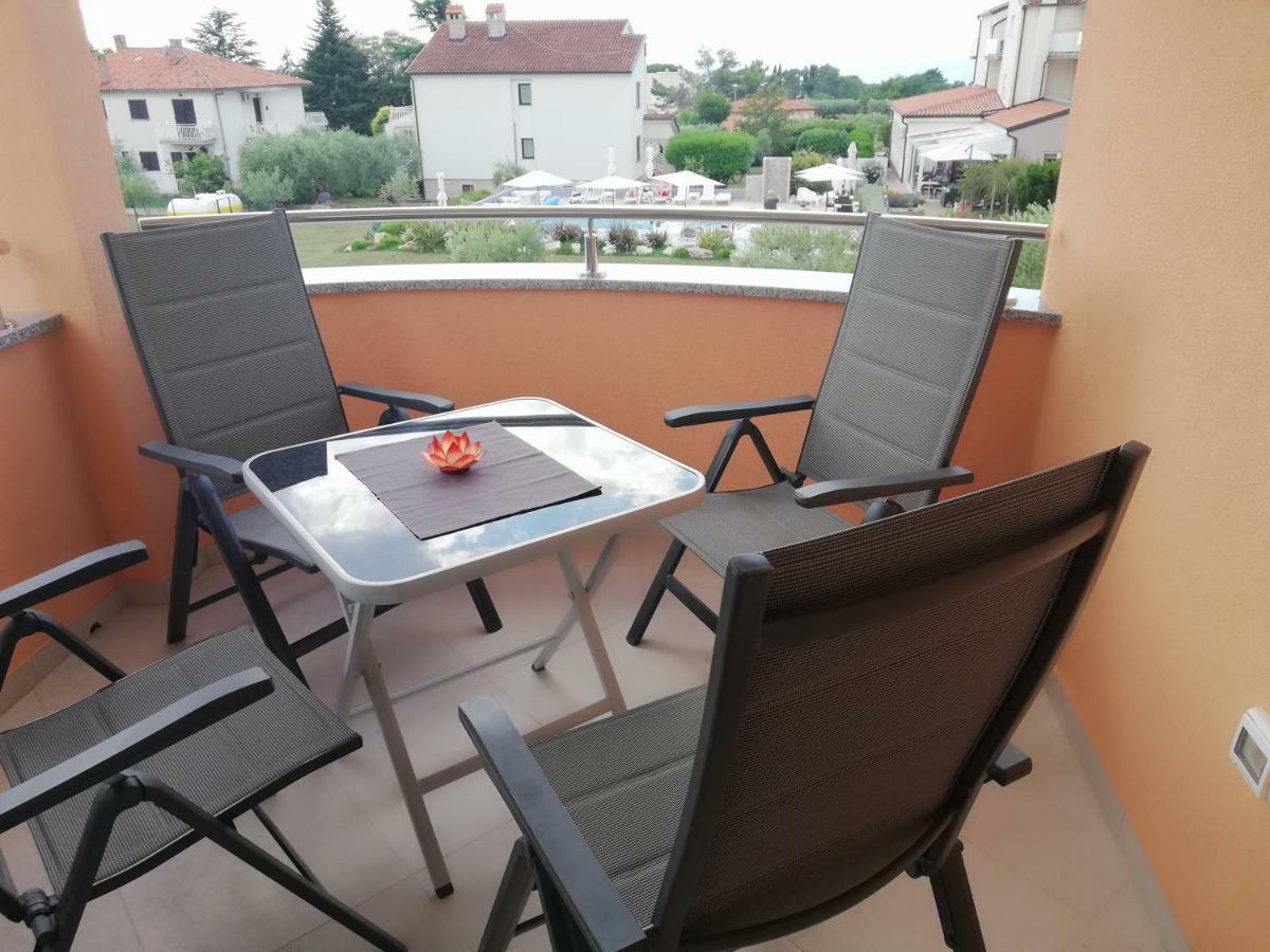 Apartments Oleander Lovrecica-Residence With Pool 外观 照片